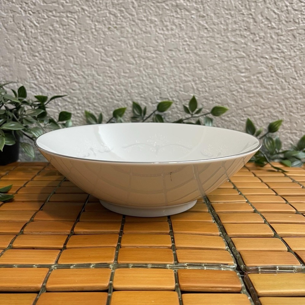 Vintage Noritake Whitebrook 6441 Round Vegetable Serving Bowl Platinum Trim Mint
